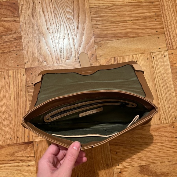 EUC Ann Taylor Belted Brown Leather Clutch - Picture 3 of 5